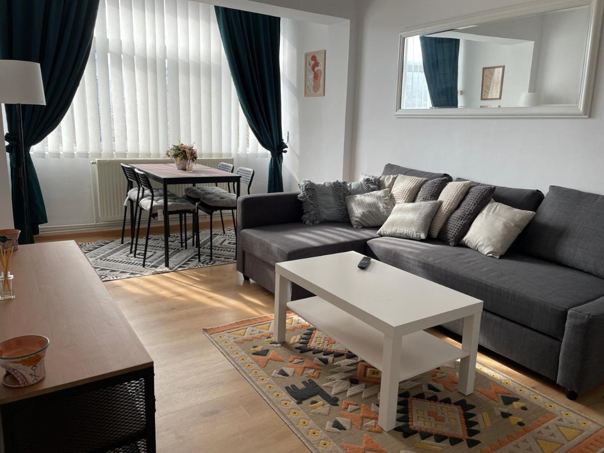 Apartament Cina Husi Exterior foto