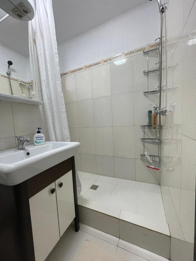 Apartament Cina Husi Exterior foto